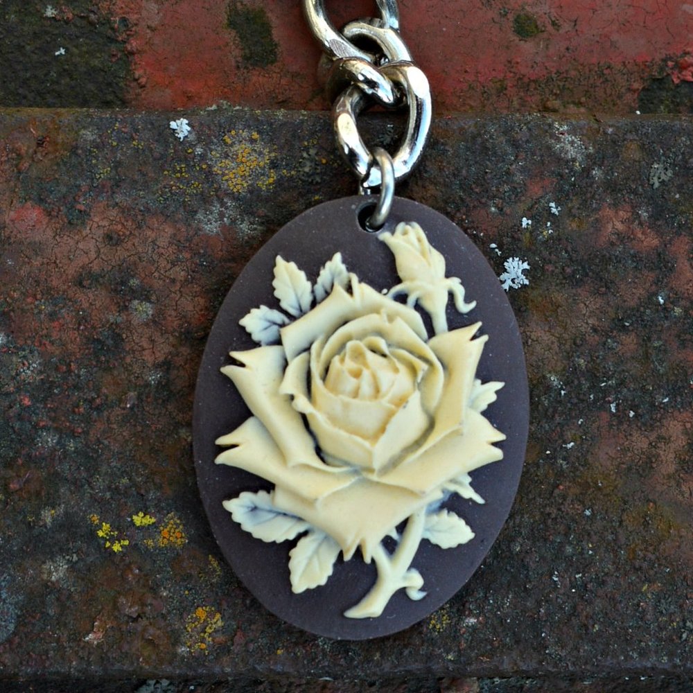 Womens Western Rose Key Chain